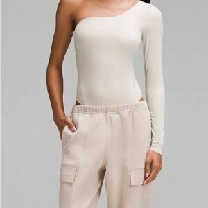 NWT LULULEMON Wundermost UltraSoft Nulu Long Sleeve One Shoulder Bodysuit MOV
